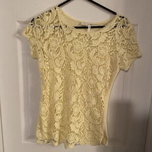 Ina Blouse Women’s Size Small Yellow Crochet Lace Short Sleeve Round Neck Floral